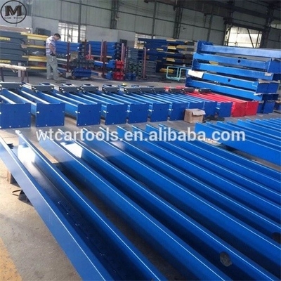 Capacità di sollevamento di 4000 kg Due posti di sollevamento di auto con 2 gradini di supporto braccio e piastra di pavimento