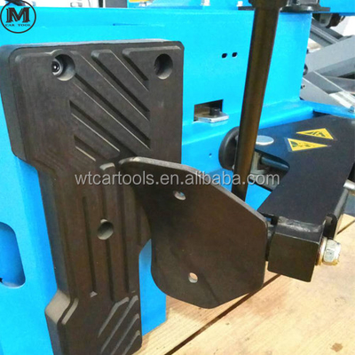 Manuale Swing Arm Automobil Pneumatic Changer Machine 12 Bar Pressione e inclinazione opzionale indietro