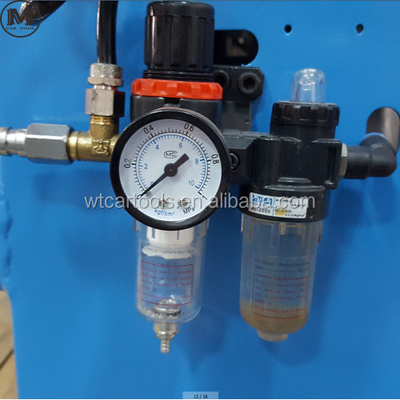 Manuale Swing Arm Automobil Pneumatic Changer Machine 12 Bar Pressione e inclinazione opzionale indietro