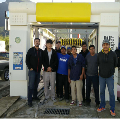 Lavatrice di auto a tunnel completamente automatica Lavatrice di auto ad alta pressione 10 spazzole Sistemi di lavaggio di auto rollover Sistema di controllo PLC
