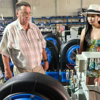 Sistema di riciclaggio dell'acqua per autolavaggio ad alta efficienza da 110 litri  Autolavaggio automatico touch-free Potenza in uscita 1500W robot di autolavaggio