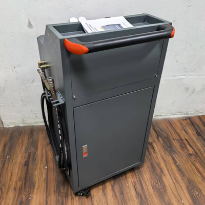 Macchina per il cambio e la pulizia dell'olio del cambio automatico per autoveicoli